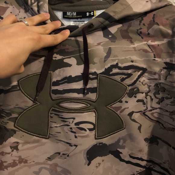 Under Armour Camo Hoodie Sweatshirt - Picture 2 of 2